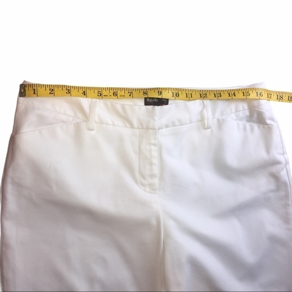 3/$21 Rafaella White Curvy Capris - Picture 3 of 7